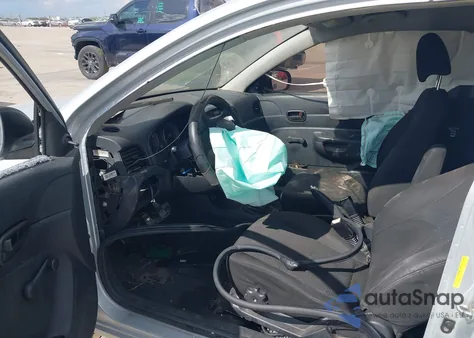 2011 Hyundai Accent Gl z USA, uszkodzony, nr VIN KMHCM3AC9BU197334